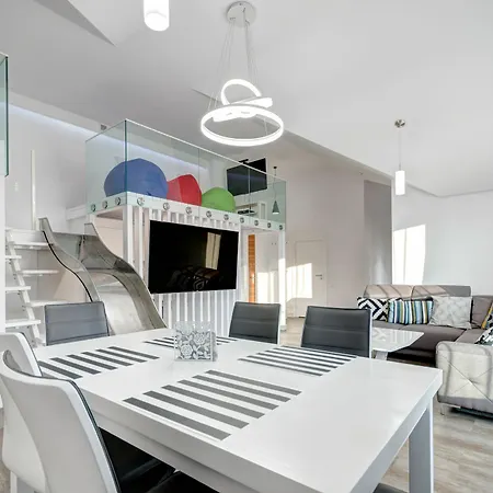 Domotel Waterlane 아파트
